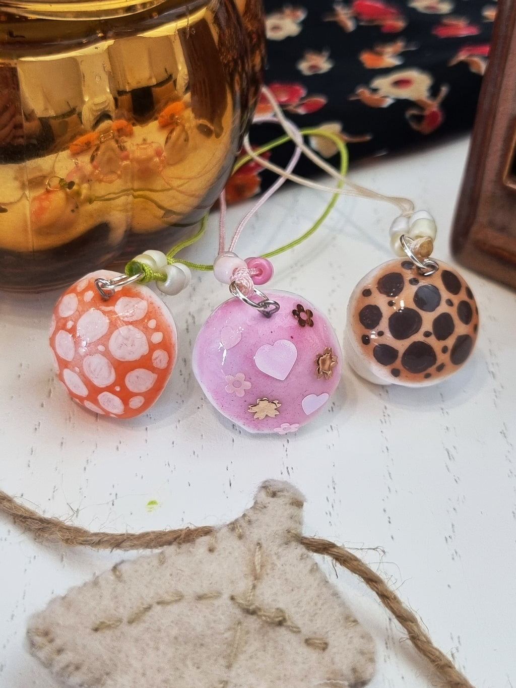 Mosolygó gombák - telefon charm, kulcstartó